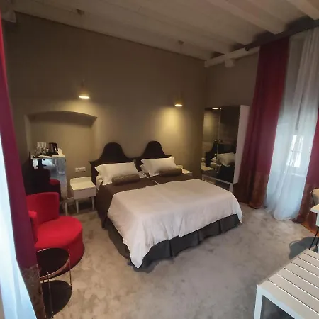 Hotel Xii Century Heritage