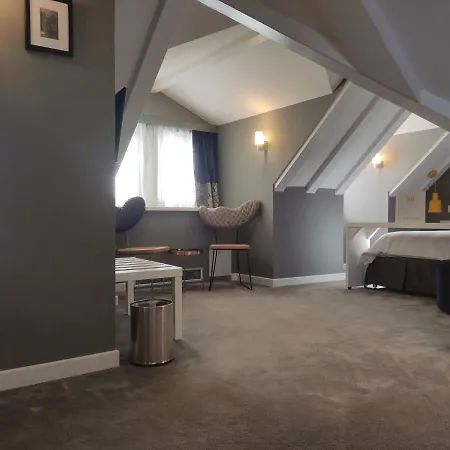 十二世纪遗产酒店 特罗吉尔