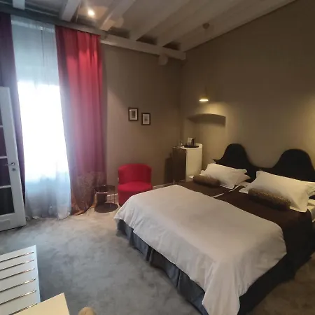 Xii Century Heritage Hotell