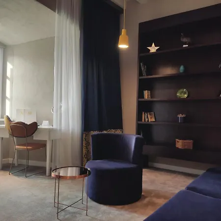 Xii Century Heritage Hotell