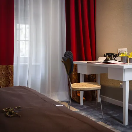 十二世纪遗产酒店 特罗吉尔