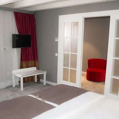 十二世纪遗产酒店 特罗吉尔