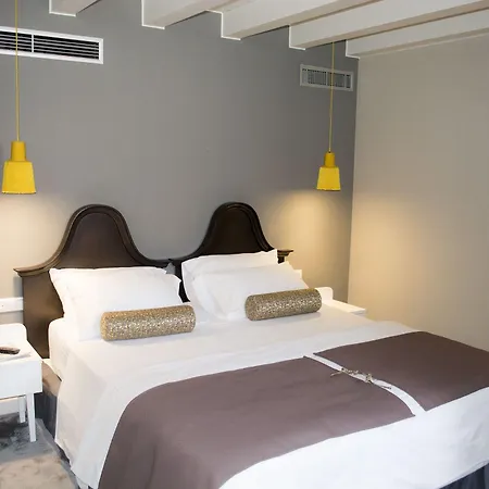 Hotell Xii Century Heritage 4*