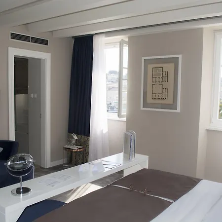 Xii Century Heritage 호텔 4*