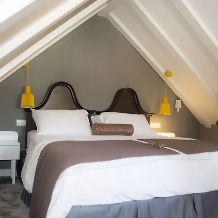 Xii Century Heritage Hotell