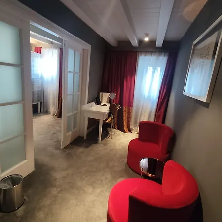 Hotell Xii Century Heritage 4*