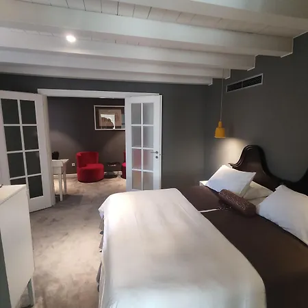Hotell Xii Century Heritage 4*