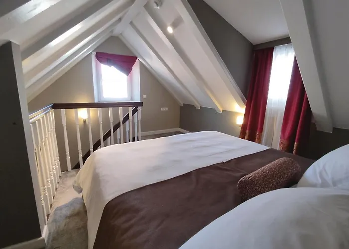 Hotel Xii Century Heritage