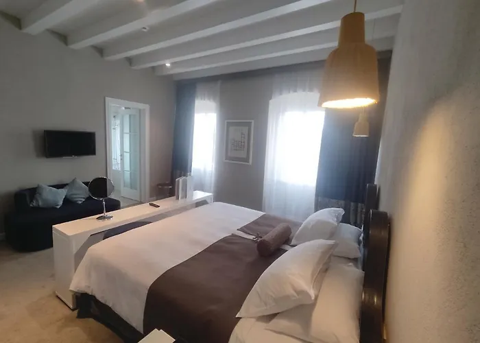 Xii Century Heritage Hotel