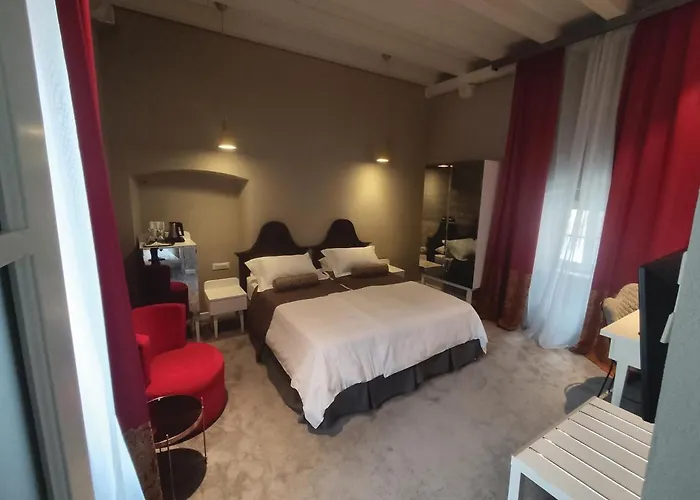 Hotel Xii Century Heritage