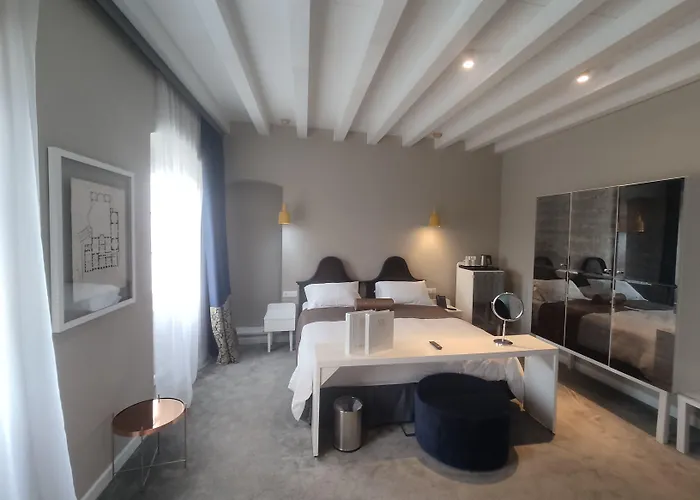 Hotel Xii Century Heritage 4*