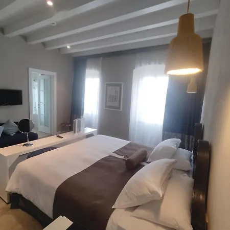 Xii Century Heritage Hotel