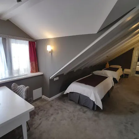 Hotel Xii Century Heritage